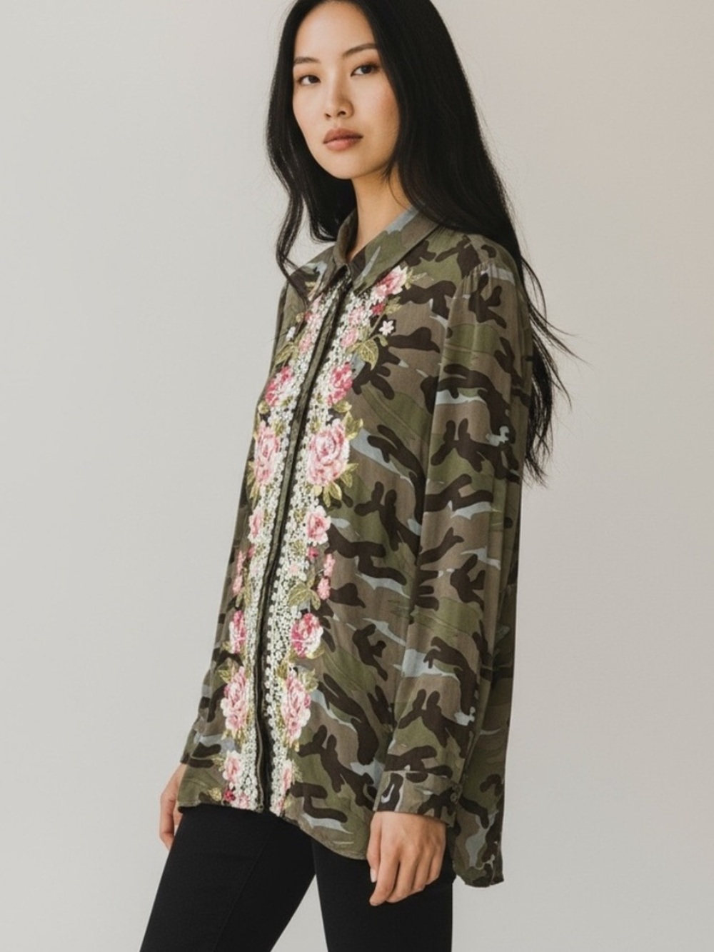 ANDREE BY UNIT Sz L Camo Shirt with Floral Accents - Picture 2 of 10